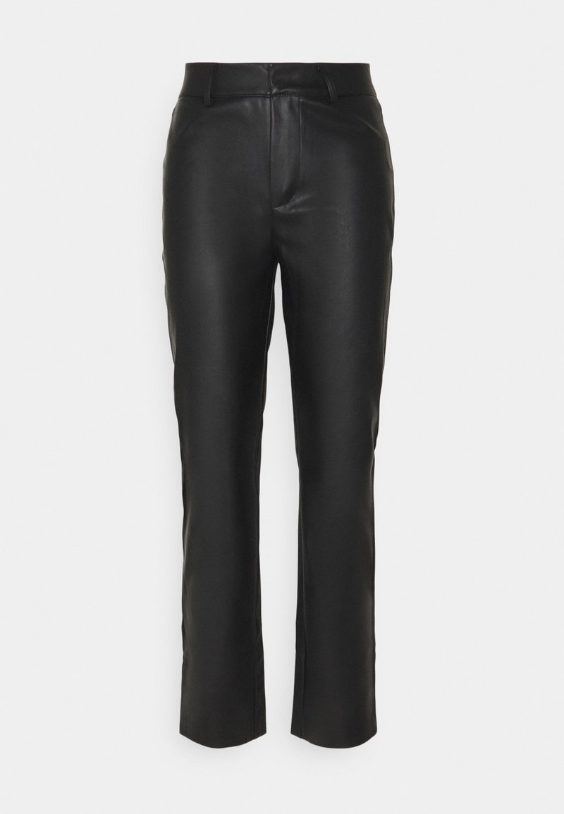 Pantalons en cuir noir avec une coupe droite, présentant une texture lisse, un devant plat et une taille standard avec passants de ceinture.