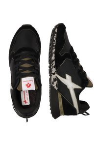 W6YZ JET-M. - Sneaker low - schwarz