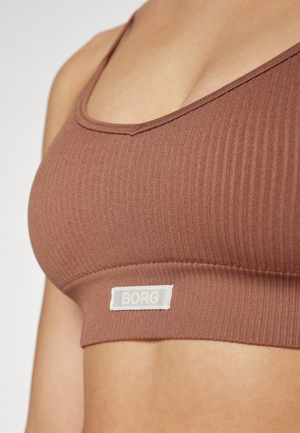 STUDIO SEAMLESS STRAP BRA - Light support sports bra - acorn2