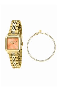 Orologio in metallo dorato con quadrante quadrato e cassa arancione, abbinato a un bracciale dorato coordinato decorato con strass trasparenti.