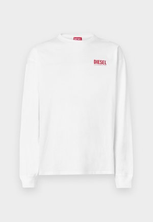 Ilgas rankoves baltos medvilnės marškinėliai su raudonu "DIESEL" logotipu viršutiniame kairiajame krūtinės kampe. Paprasta apvalia iškirpte ir standartiniu pritaikymu.