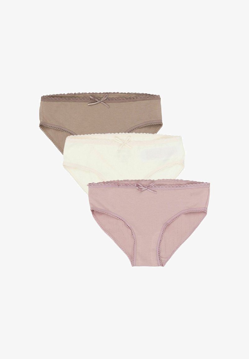 Trois slips en coton pour femmes en marron, crème et mauve, chacun avec une bordure en dentelle et un petit nœud au centre de la ceinture.