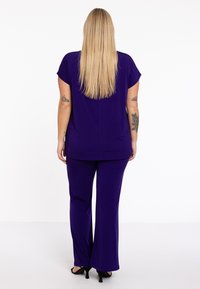 YOEK Wide Fit - T-shirts basic - purple