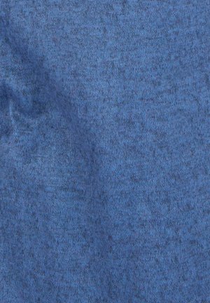 Tessuto morbido e lavorato a maglia con un motivo testurizzato di un solido blu medio. Presenta una superficie leggermente irregolare per un effetto di maggiore profondità.