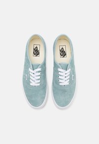Vans AUTHENTIC UNISEX - Športni copati - gray mist