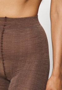 Swedish Stockings YLVA ORGANIC WOOL FISHBONE TIGHTS - Strumpbyxor - mid brown