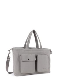 Borsa tote in tessuto grigio con due tasche anteriori, chiusura con zip, doppi manici superiori e tracolla regolabile. Texture liscia, design minimale.