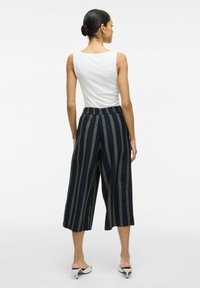 VILA CROPPED HIGH WAIST - Auduma bikses - navy blazer