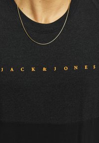Jack & Jones LOGO RUNDHALS - T-shirts print - black