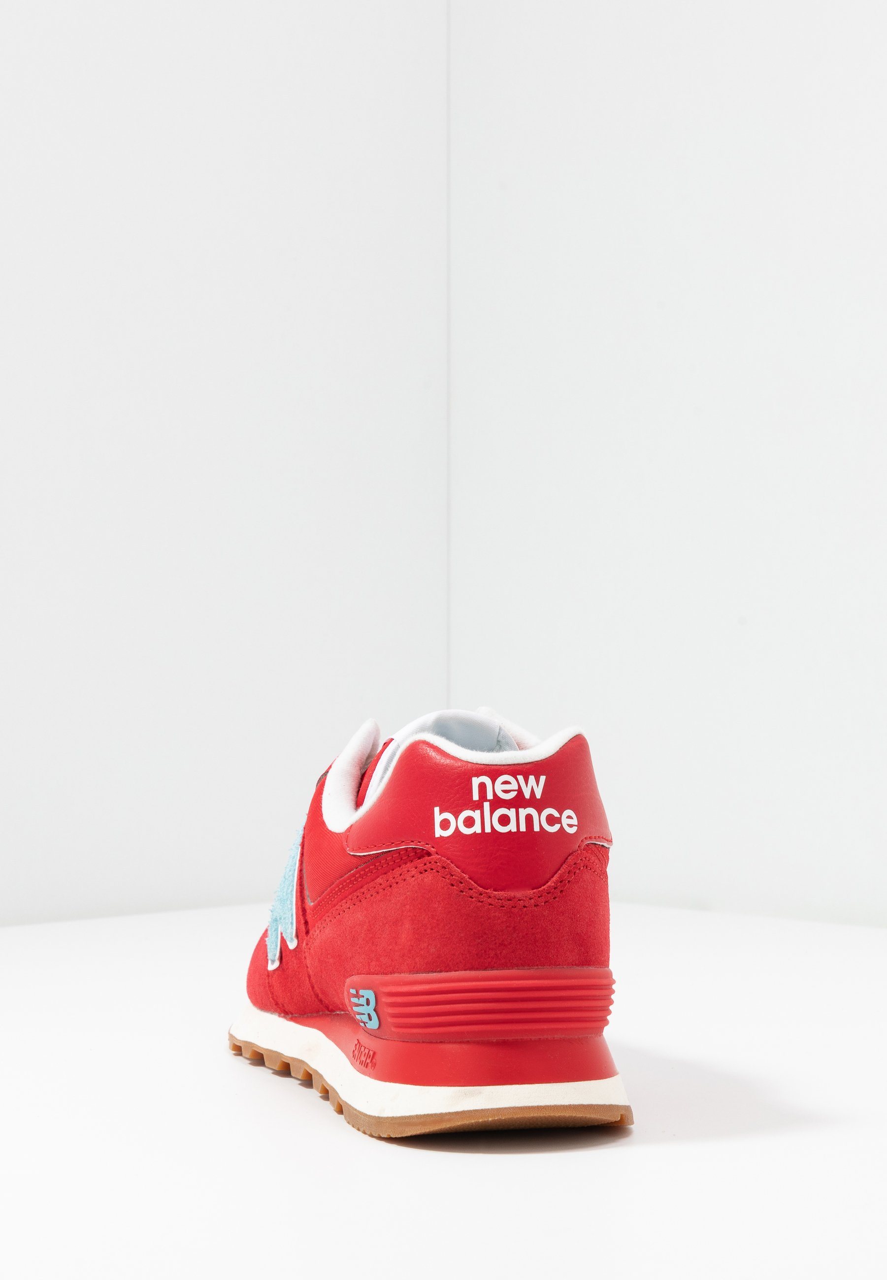 new balance 574 trainers red