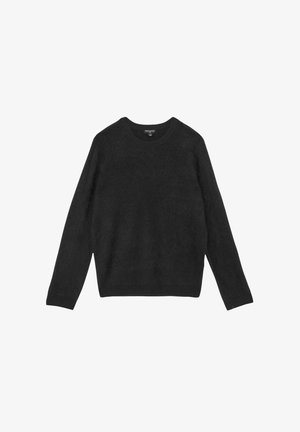 Musta sviiter pehmest, tekstuursed kangast. Omab pikki varrukasid ja ümmargust kaelust. Lihtne disain, ilma mustrite või aksessuaarideta.