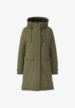 Olivenfarbener langer Mantel mit Kapuze, Reißverschluss vorne, zwei großen Seitentaschen und einer kleinen Brusttasche mit schwarzem Reißverschluss und Akzenten. Glatte Textur.