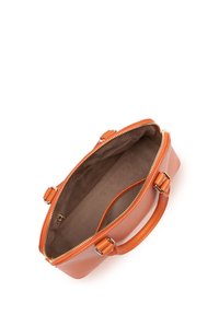 Borsa a tracolla in pelle marrone con chiusura a zip, dalla forma arrotondata e semplice, dotata di doppio manico superiore e un interno morbido e non foderato. Senza tasche esterne visibili.