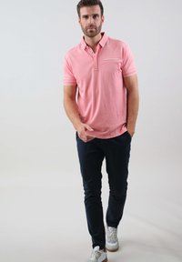 DEELUXE MARCUS - Polo - coral