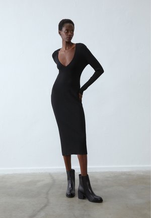 Classic ankle boots - black