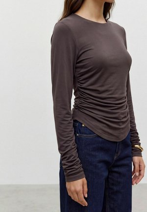 Vero Moda, BLOUSE AWMADELYNN TOP - T-shirt à manches longues - chocolate torte