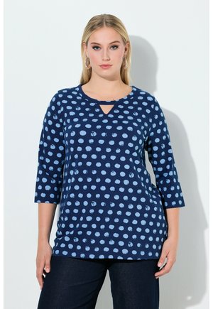 - Bluzka z długim rękawem