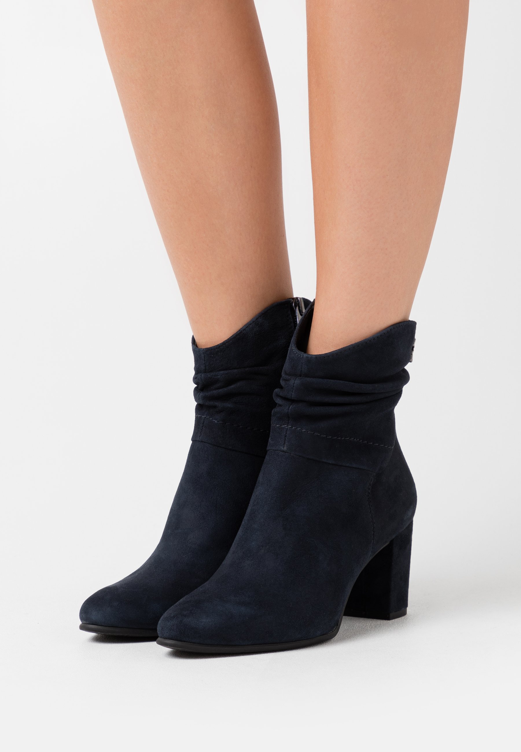 Marco Tozzi by Guido Maria Kretschmer Korte laarzen - navy/donkerblauw -  Zalando.nl