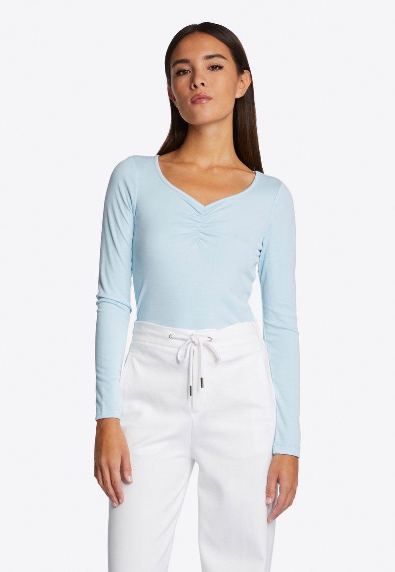 Rich & Royal MIT GESMOKTEM V-NECK - Langarmshirt - arctic blue