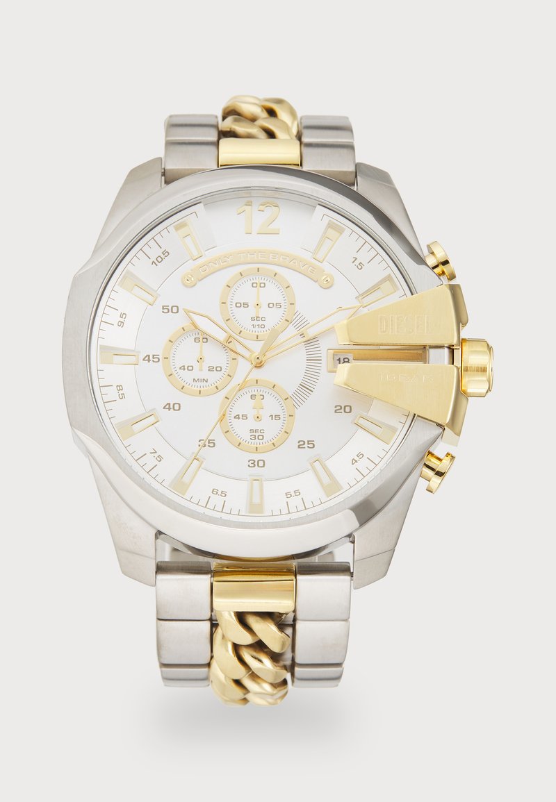 Chronograph-Uhr mit einem Band aus Edelstahl und goldfarbener Beschichtung, weißem Zifferblatt, großen goldenen Stundenmarkierungen und einer zweifarbigen Lünette mit ausgeprägten Druckknöpfen.