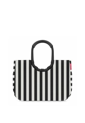 Zwart-wit verticaal gestreepte rechthoekige draagtas met afgeronde zwarte handgrepen en een klein rood label aan de zijkant.