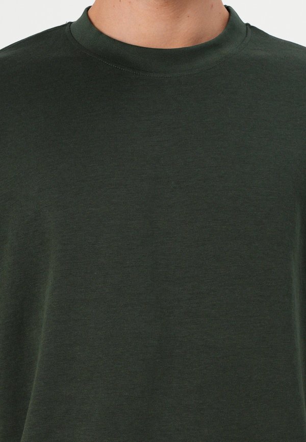 SLH LOOSE OSCAR O NECK TEE - Basic T-shirt - deep forest3