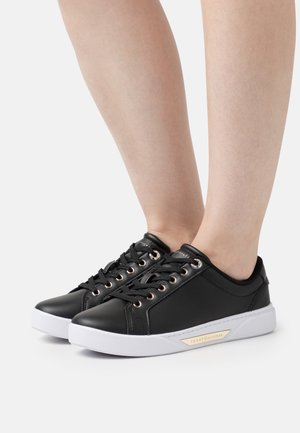 basket suede platform gold pour femme