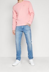Tommy Jeans Sudadera - pink