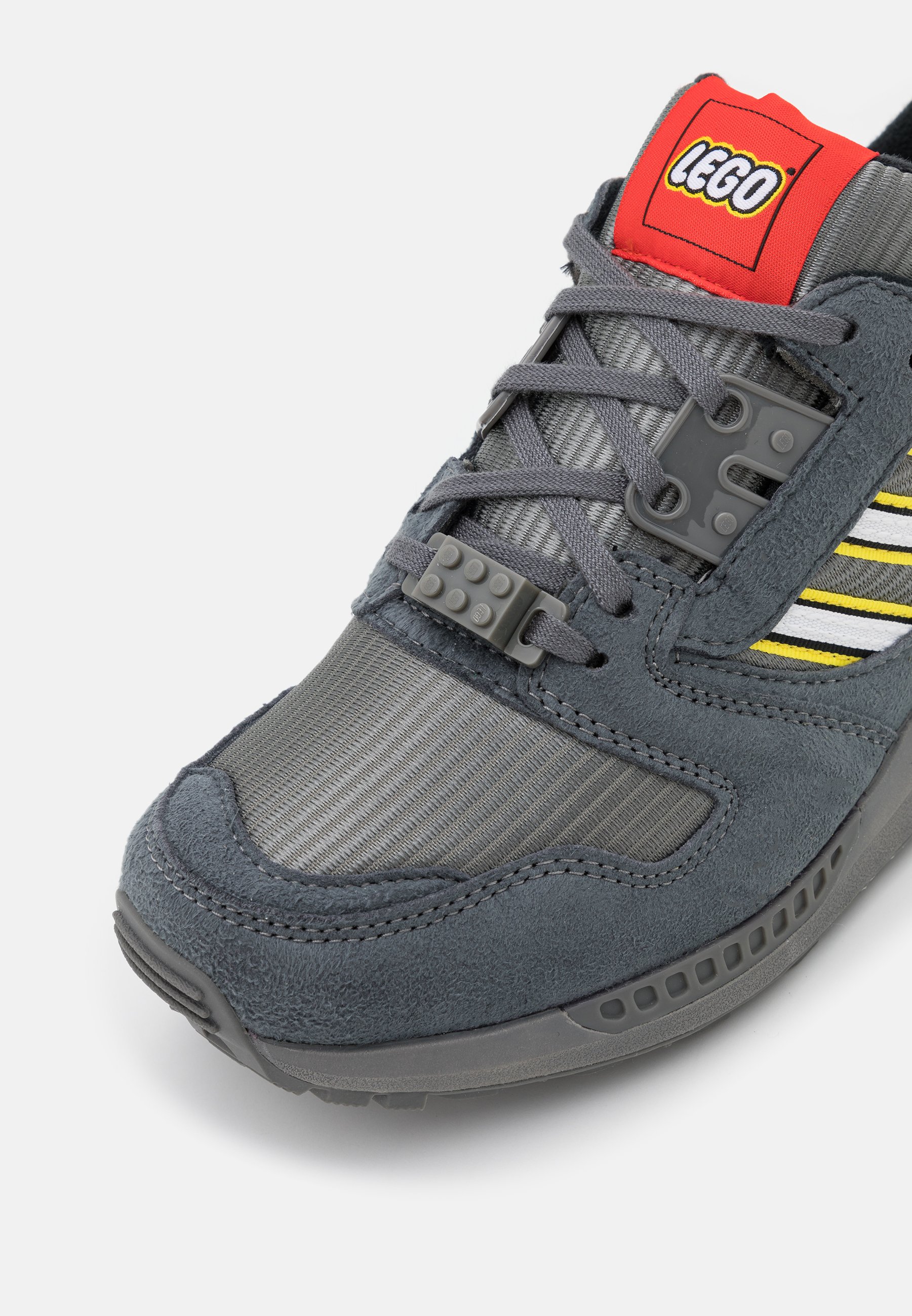 adidas originals lego zx 8000