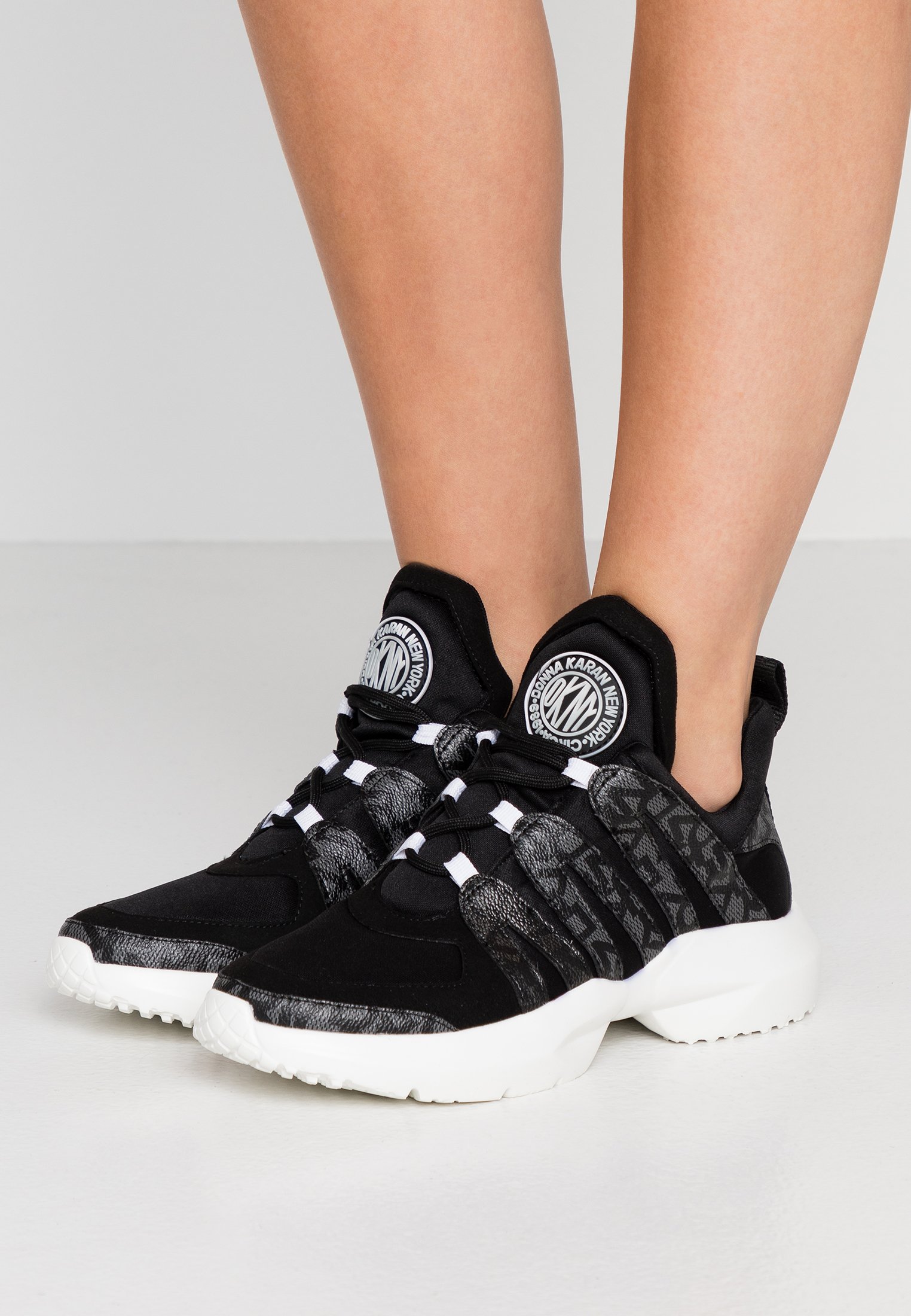dkny lynzie trainers
