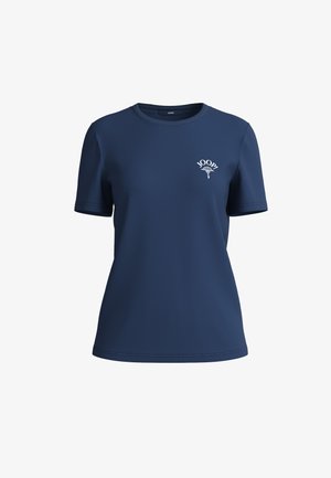 Laivastonsininen lyhythihainen T-paita pyöreällä pääntiellä. Rintaan on painettu valkoinen logo, ja materiaalissa on sileä ja kevyt rakenne.