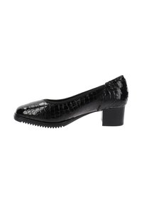 Richelieu en cuir verni noir, présentant un motif texturé de crocodile, un bout arrondi et un petit talon bloc avec une semelle rainurée pour une meilleure adhérence.