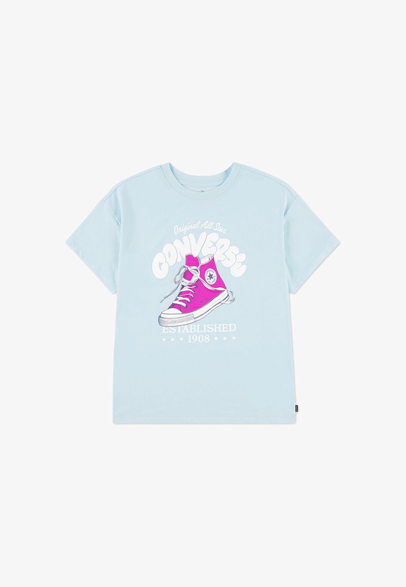 T-shirt bleu clair avec graphisme d'une chaussure montante Converse rose et texte blanc « Converse Original All Star Established 1908. »