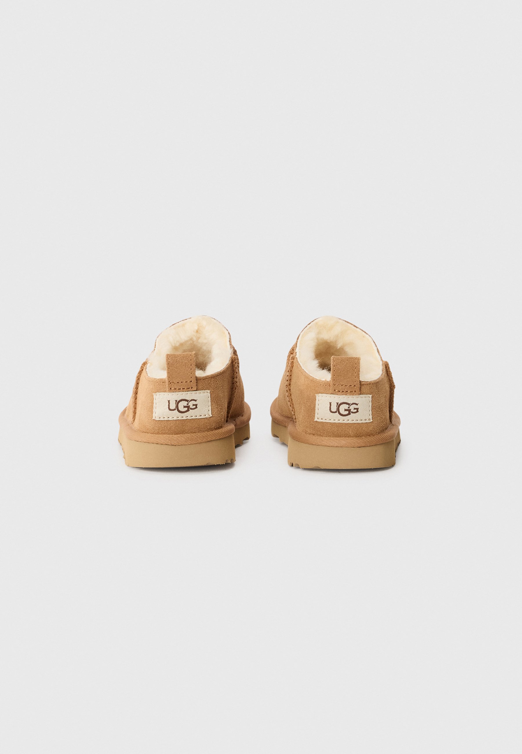 UGG CLASSIC MICRO UNISEX - Slippers - chestnut/light brown