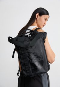 The North Face BASE CAMP - Hátizsák - black