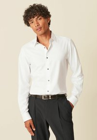 Next TEXTURED TRIMMED SINGLE CUFF - Cămașă - white