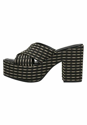 Sort platform sandal med tyk høj hæl og brede krydsede stofstropper med beige syede striber.