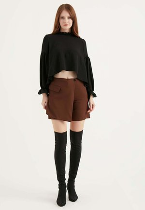Shorts - brown