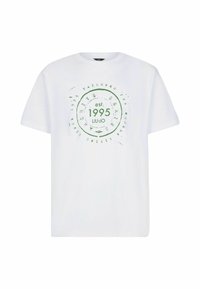 Balta medvilninė marškinėliai su žalia apvali grafika, kurioje užrašyta "est. 1995" ir "LIU JO", trumpomis rankovėmis ir klasikiniu apvaliu kaklu.