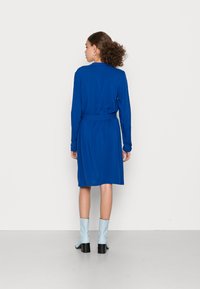 VILA VILANA V-NECK BELT DRESS - Vestido de dia - mazarine blue