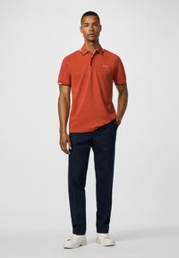 Hackett London TIPPED CLR PLACKET - Polotričko - burnt ochre orange