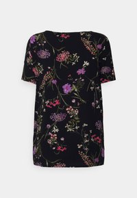 Blusa de manga curta em tecido preto com um padrão floral colorido com detalhes em rosa, roxo e verde, decote arredondado e corte descontraído.