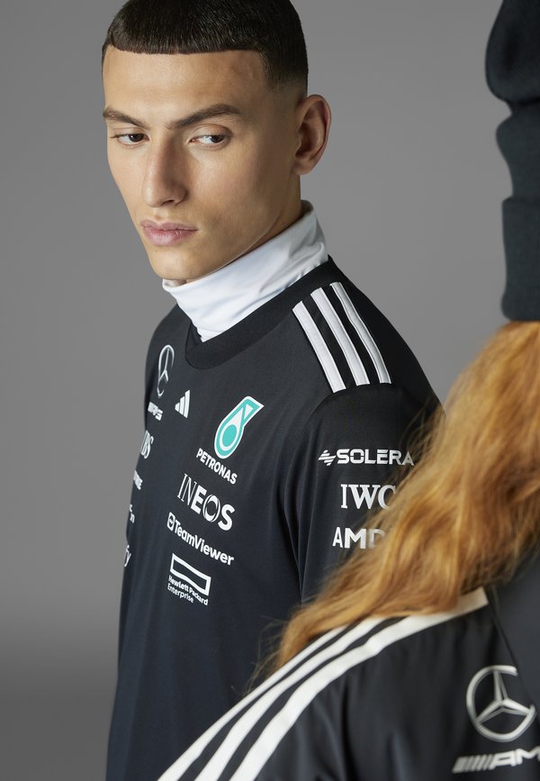 MERCEDES - AMG PETRONAS FORMULA ONE TEAM DRIVER BLACK MEN - Print T-shirt4