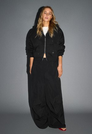Bershka, WITH RHINESTONES - HOODIE - Sweatjacke - black