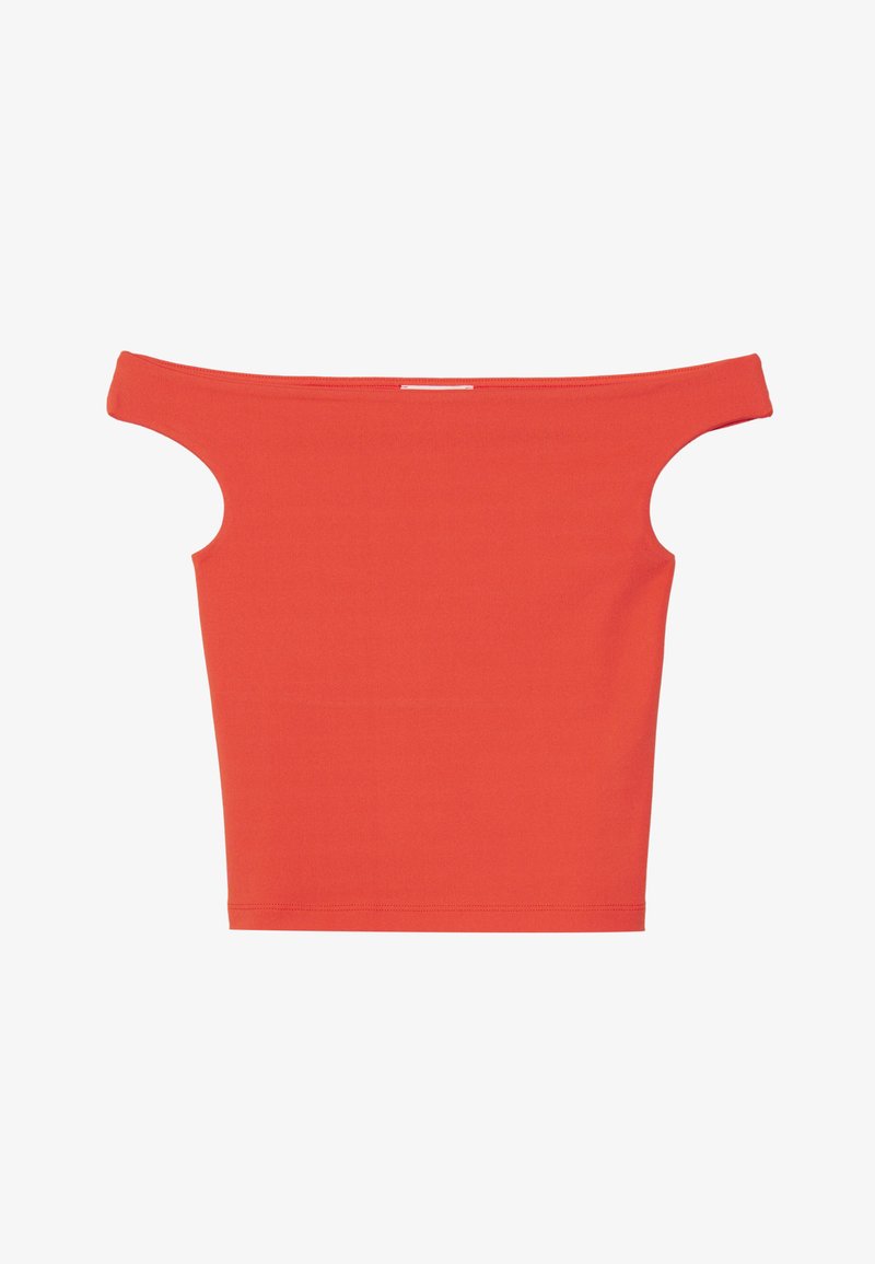 Haut rouge décoletté en tissu extensible. Présente des découpes aux épaules et une silhouette ajustée. Aucun motif ou matériel visible.