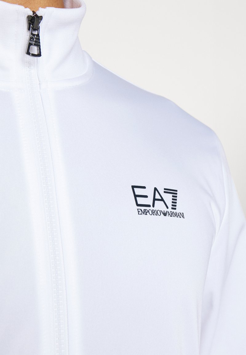 Herren Trainingsanzüge | EA7 Emporio Armani TRACKSUIT Trainingsanzug white/black/weiß - KZ41864 Herren Trainingsanzüge | EA7 Emporio Armani TRACKSUIT Trainingsanzug white/black/weiß - KZ41864