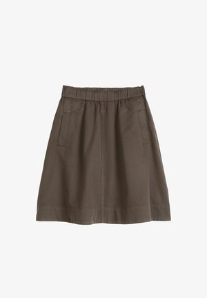 Brown knee-length skirt with elastic waistband and two front welt pockets, made of smooth fabric.