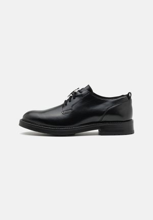 BLAKE BROOCH KEEPER SHOE - Lace-ups - black
