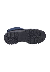 Suela de goma negra con surcos profundos para tracción. Parte superior en material azul oscuro, con un cierre de cremallera en el frente para facilitar el uso.