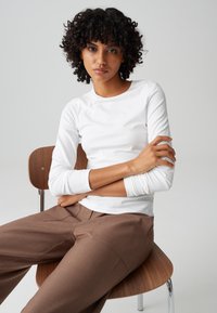 OPUS SLIM FIT BASIC - Longsleeve - white